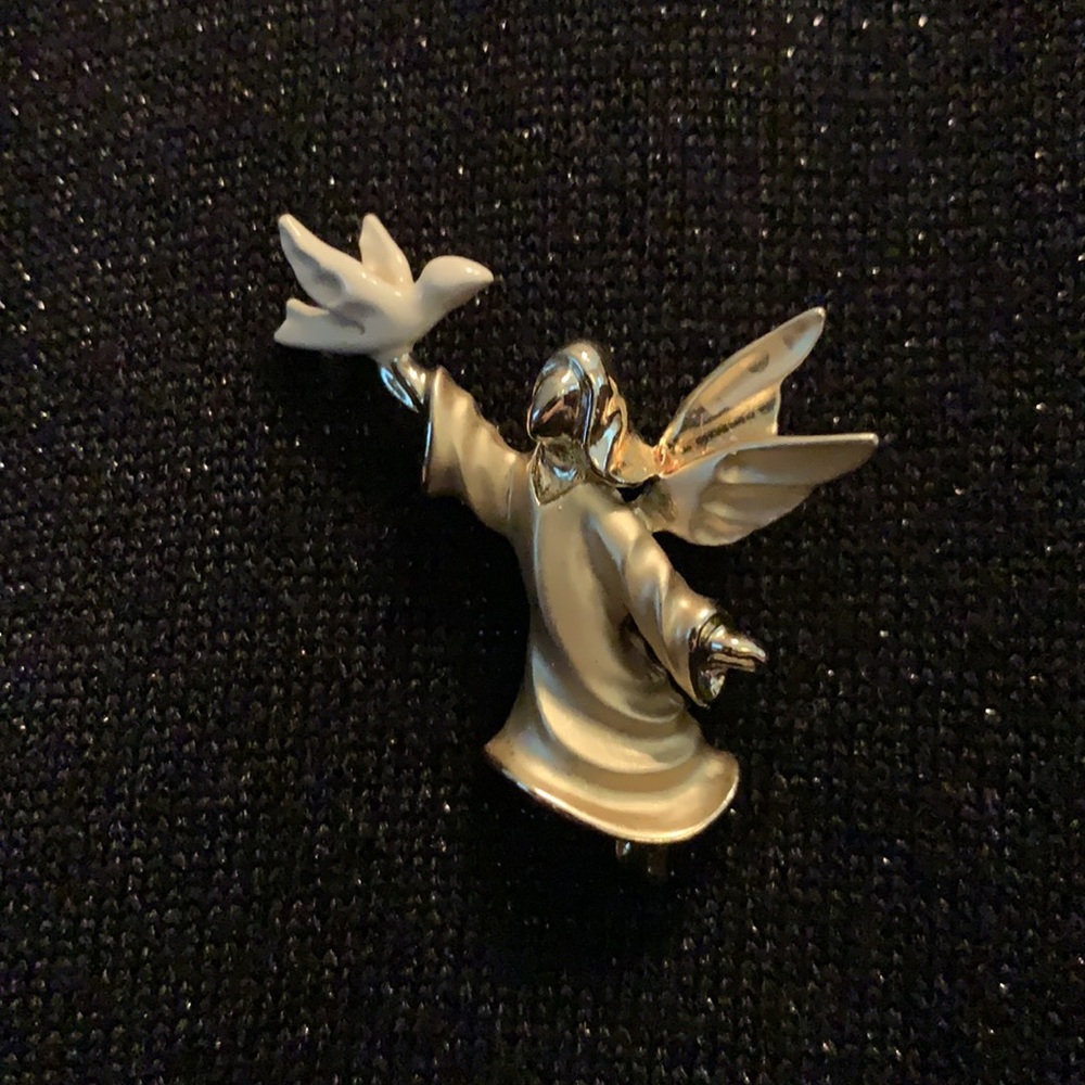 Sarah Coventry Angel Pin